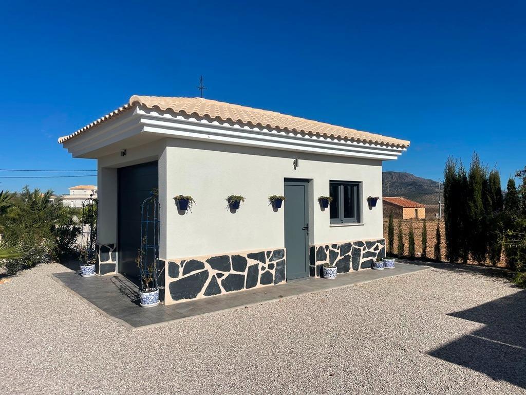 Villa for Sale in Pinoso