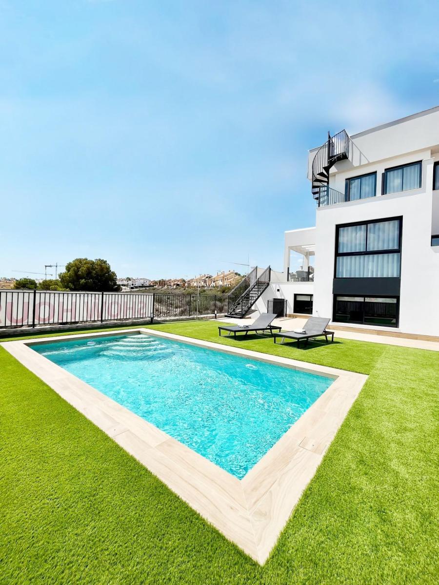 Villa for Sale in Algorfa