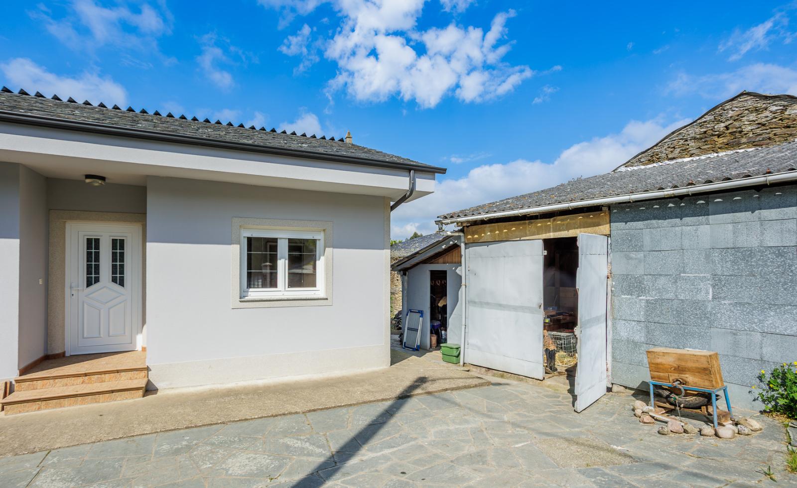 Chalet for Sale in Pol