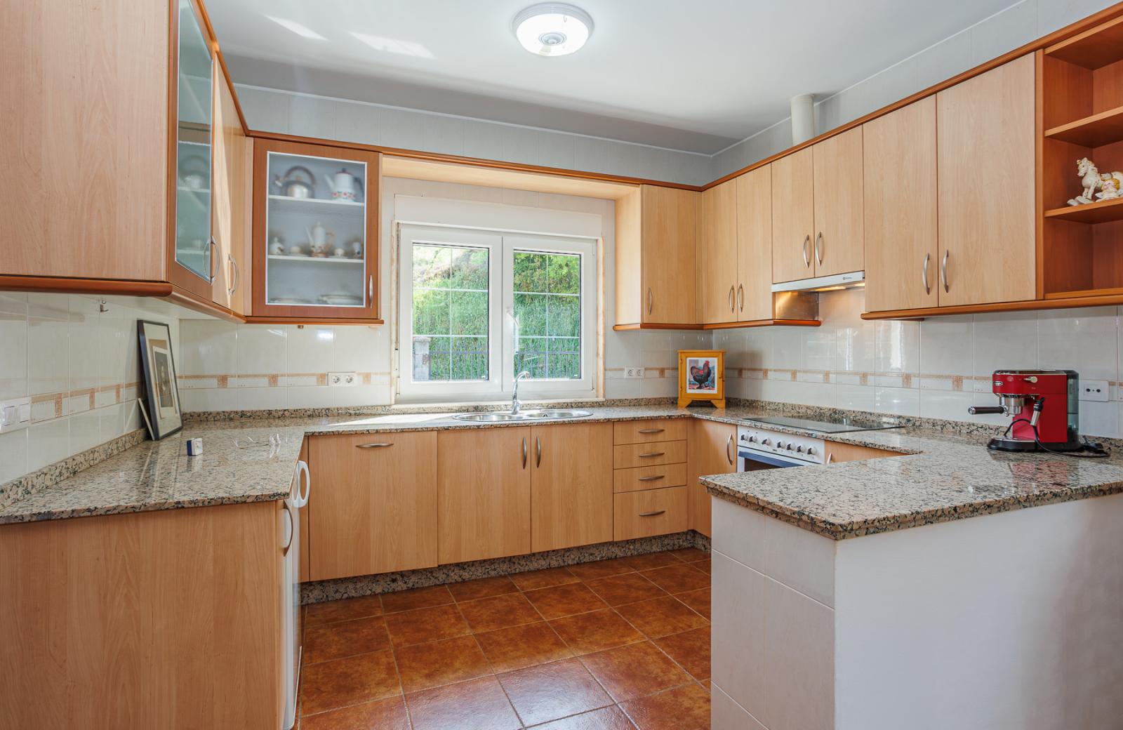 Chalet for Sale in Pol