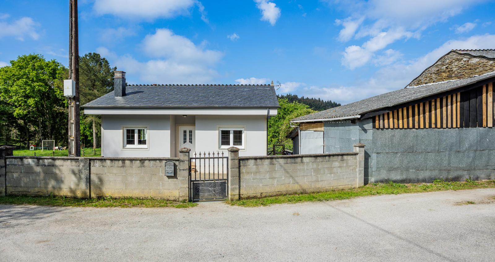 Chalet for Sale in Pol