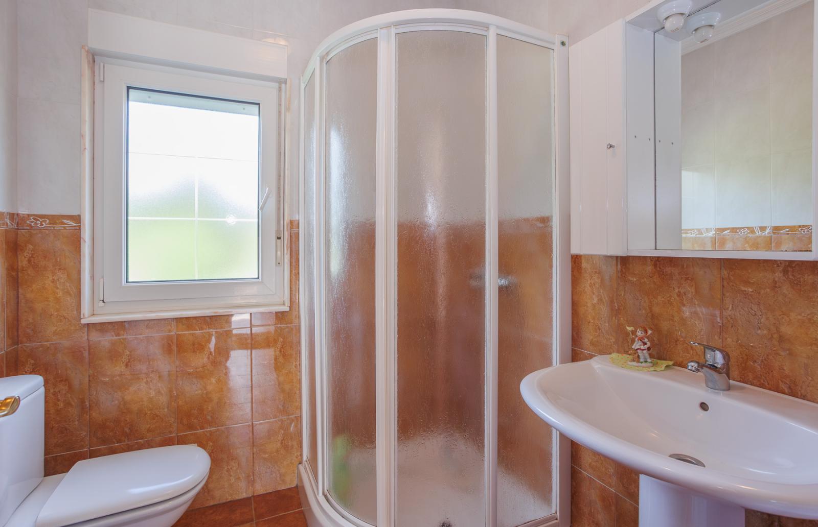 Chalet for Sale in Pol