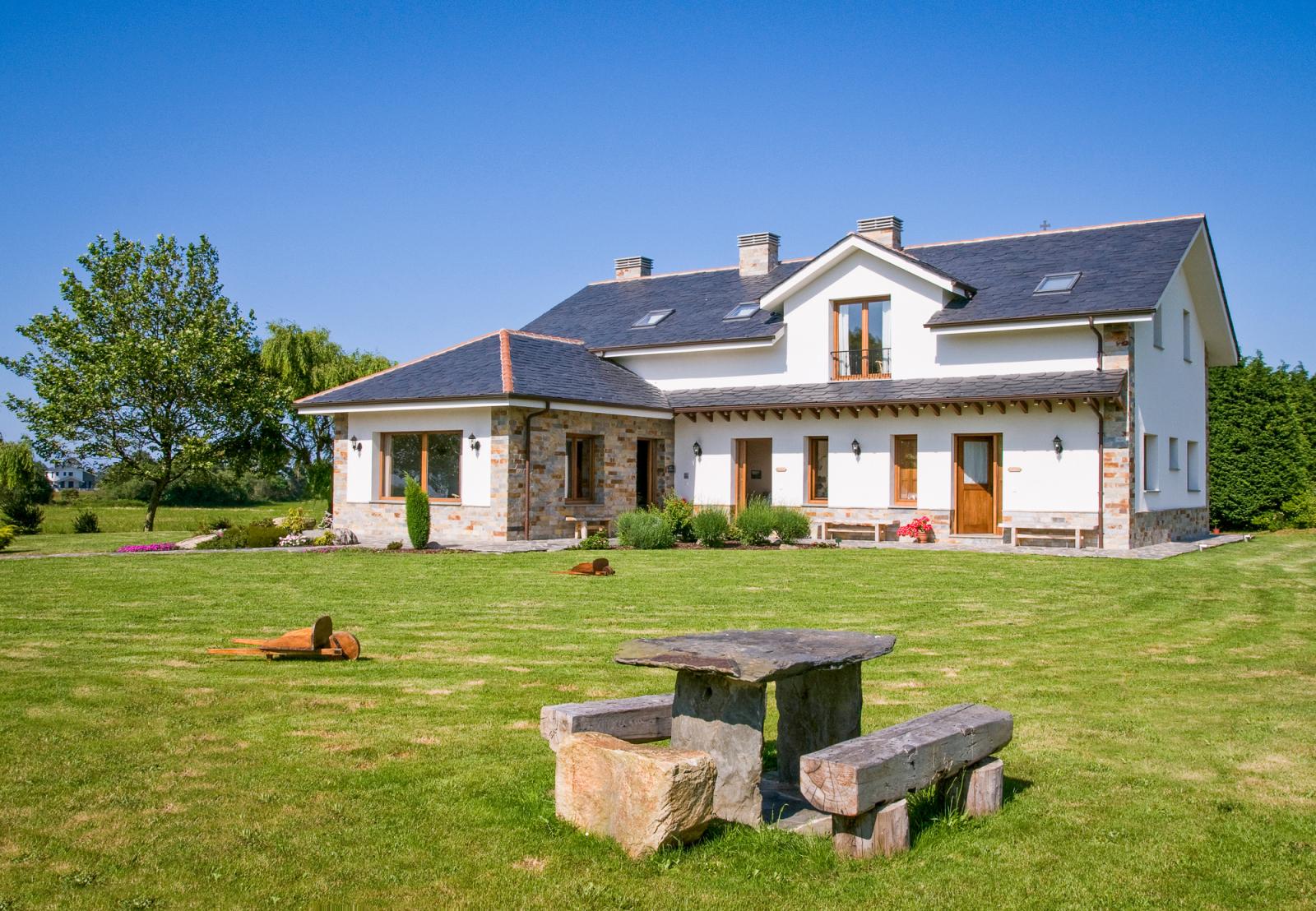 Premise for Sale in Navia