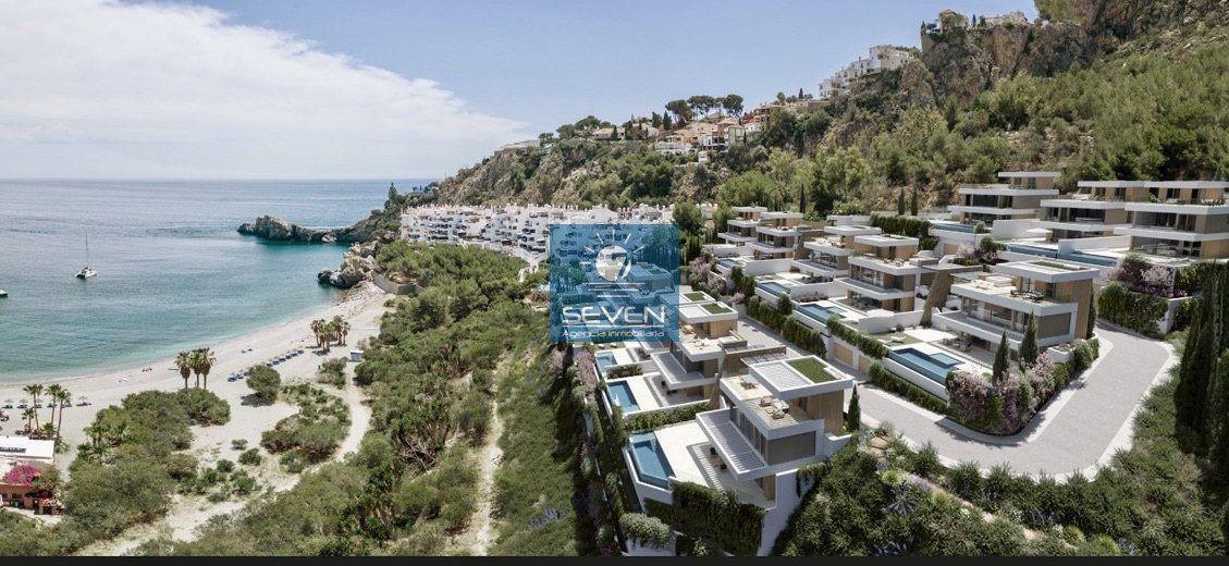 Villa for Sale in Almuñécar