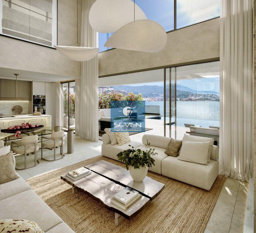 Villa for Sale in Almuñécar