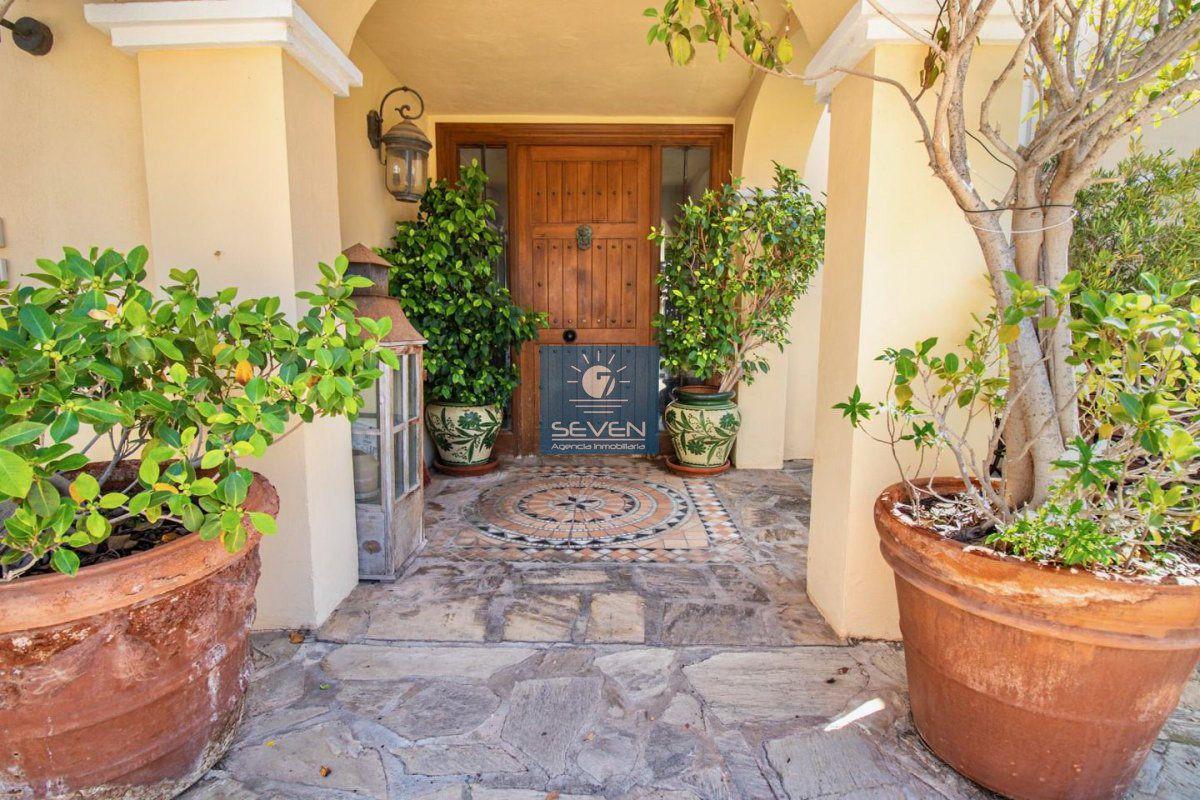 Villa for Sale in Almuñécar