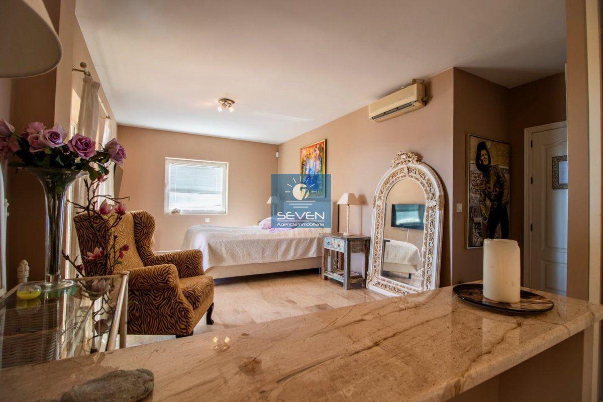 Villa for Sale in Almuñécar