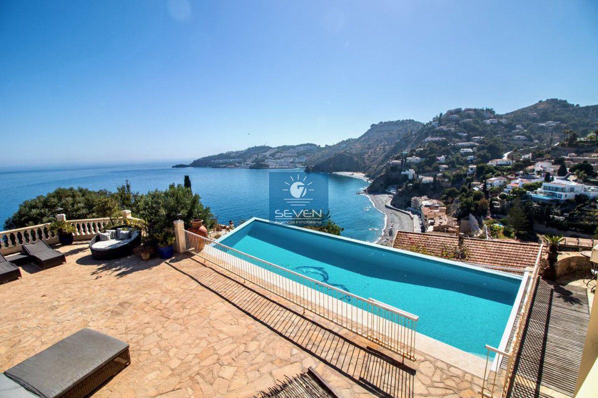 Villa for Sale in Almuñécar