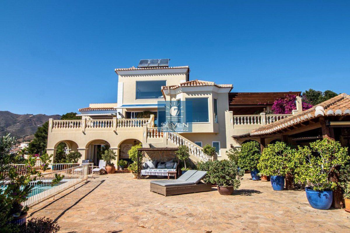 Villa for Sale in Almuñécar