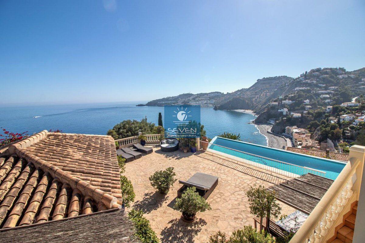 Villa for Sale in Almuñécar