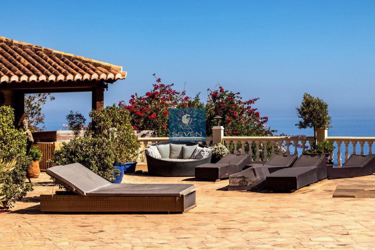 Villa for Sale in Almuñécar