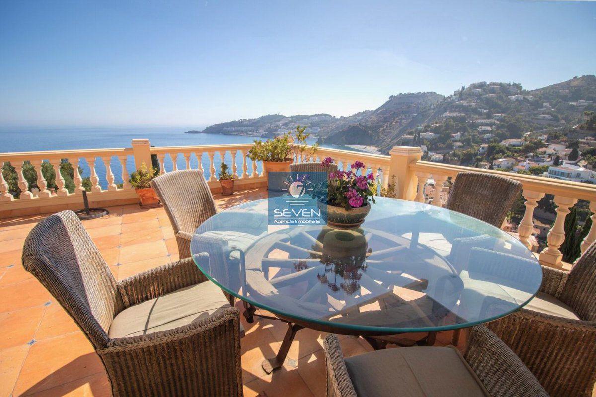 Villa for Sale in Almuñécar