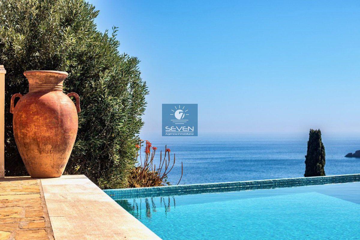 Villa for Sale in Almuñécar