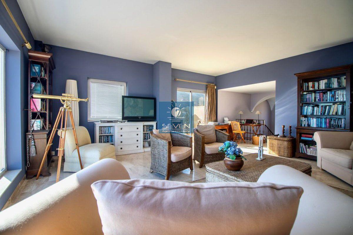Villa for Sale in Almuñécar