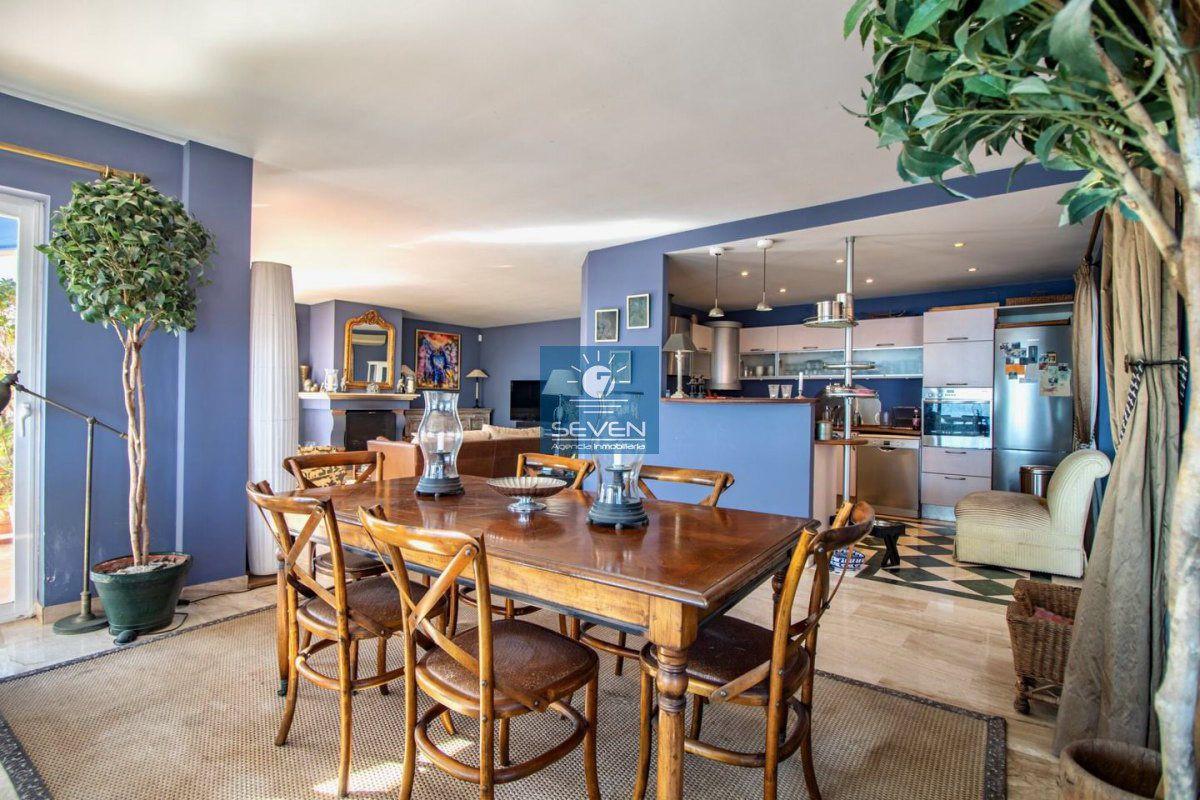 Villa for Sale in Almuñécar
