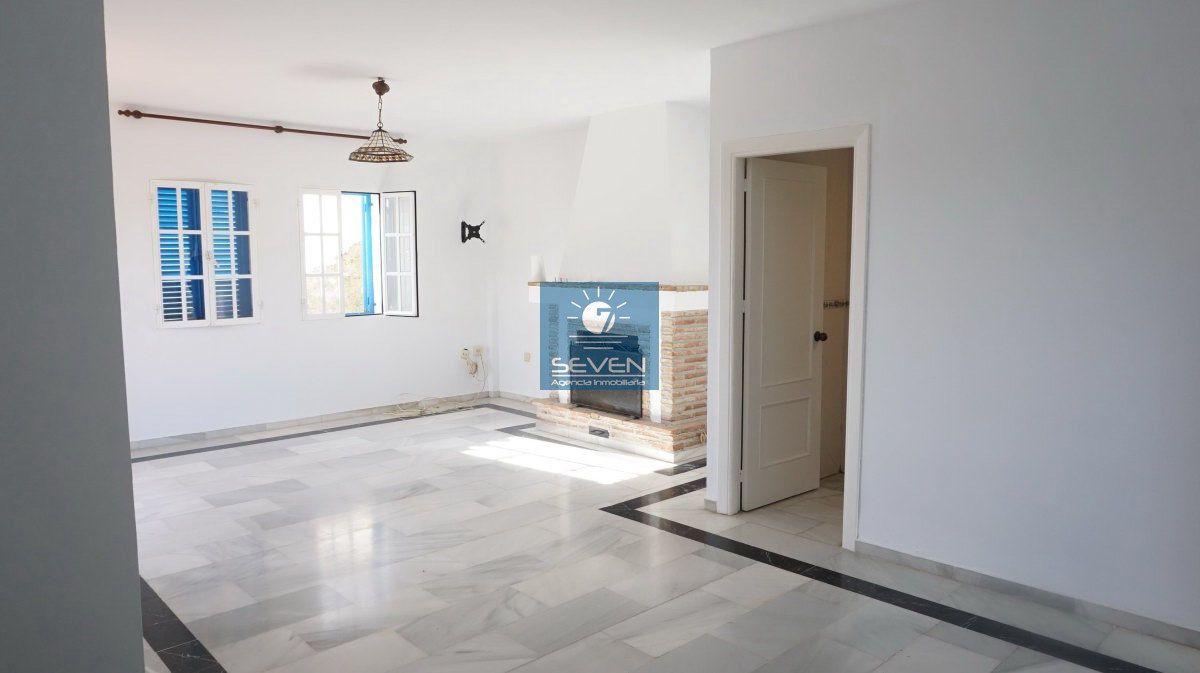 Chalet for Sale in Almuñécar