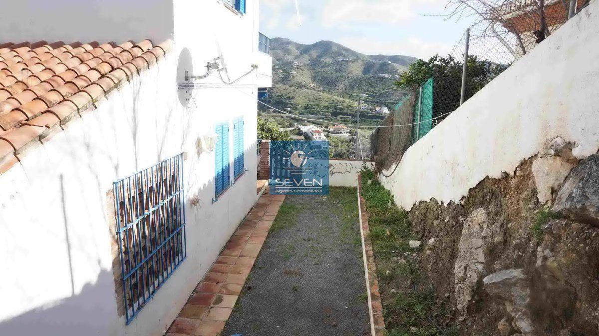 Chalet for Sale in Almuñécar
