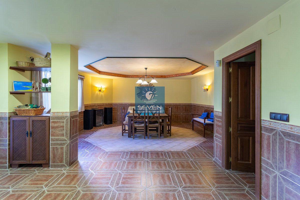 Villa for Sale in Almuñécar