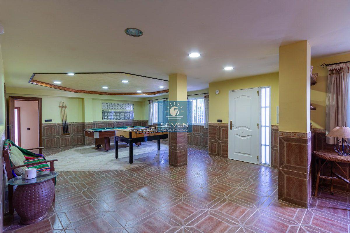 Villa for Sale in Almuñécar