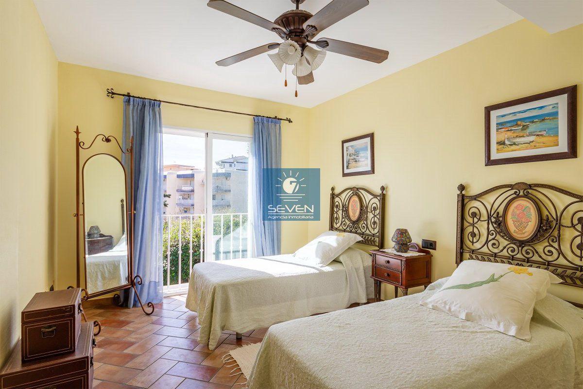 Villa for Sale in Almuñécar