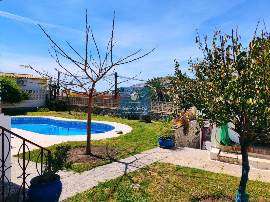 Chalet for Sale in Almuñécar