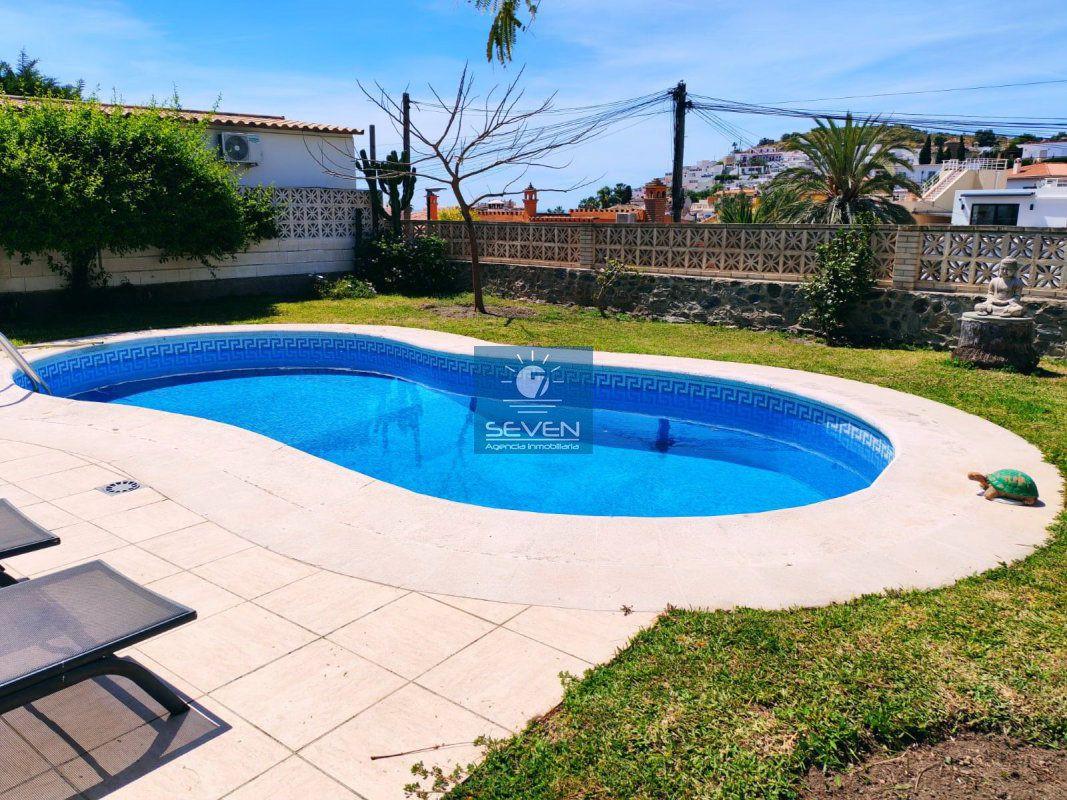 Chalet for Sale in Almuñécar