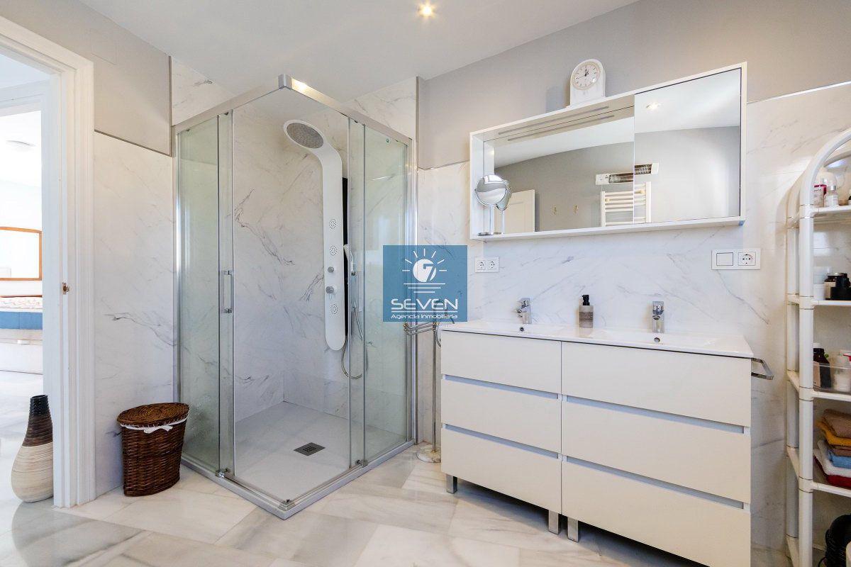 Villa for Sale in Almuñécar