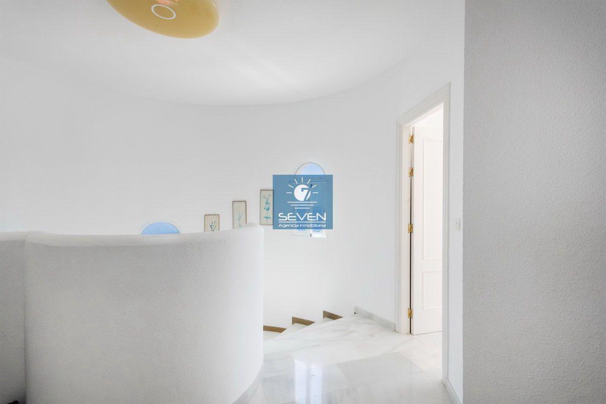 Villa for Sale in Almuñécar