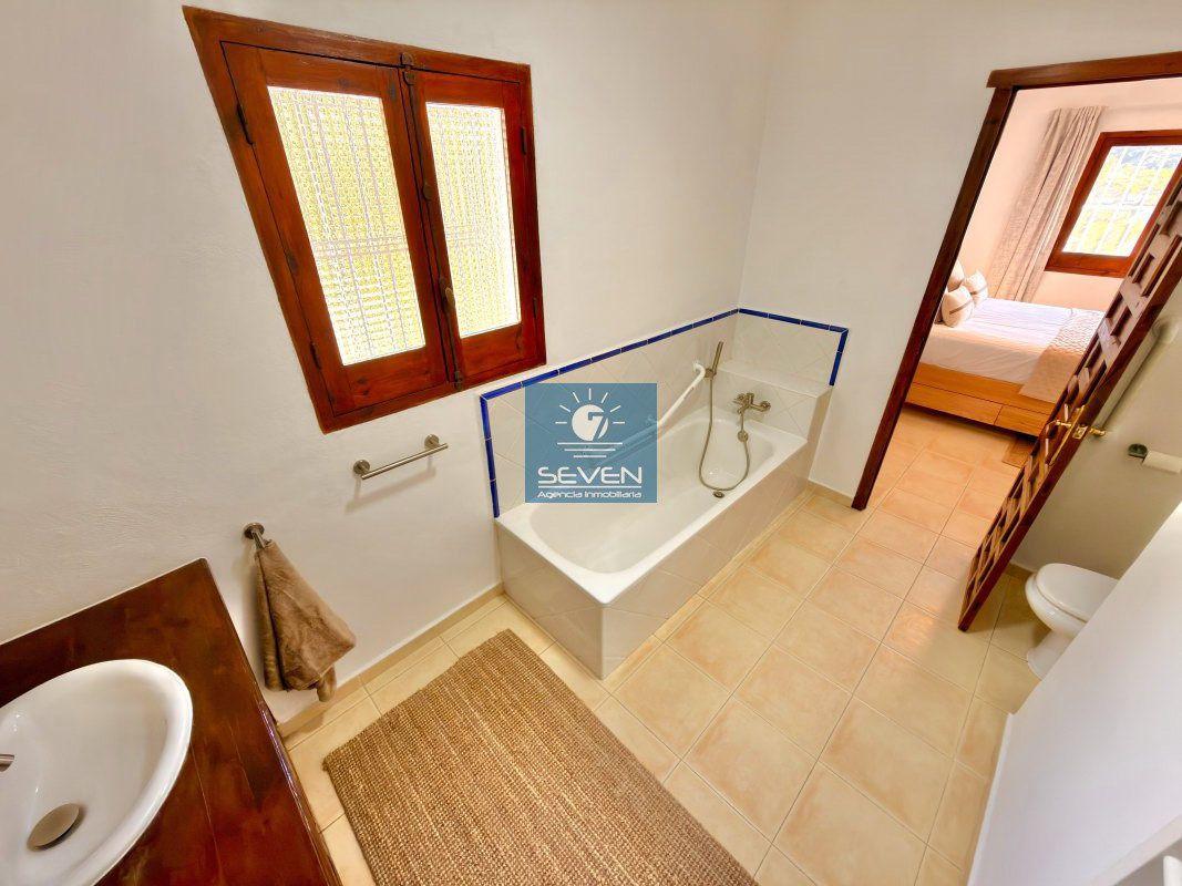 Villa for Sale in Almuñécar