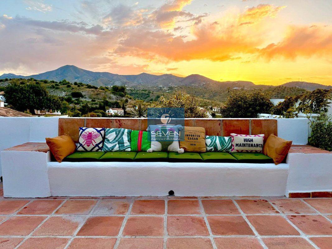 Villa for Sale in Almuñécar