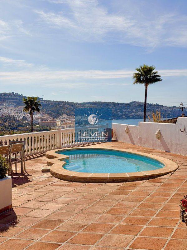 Villa for Sale in Almuñécar
