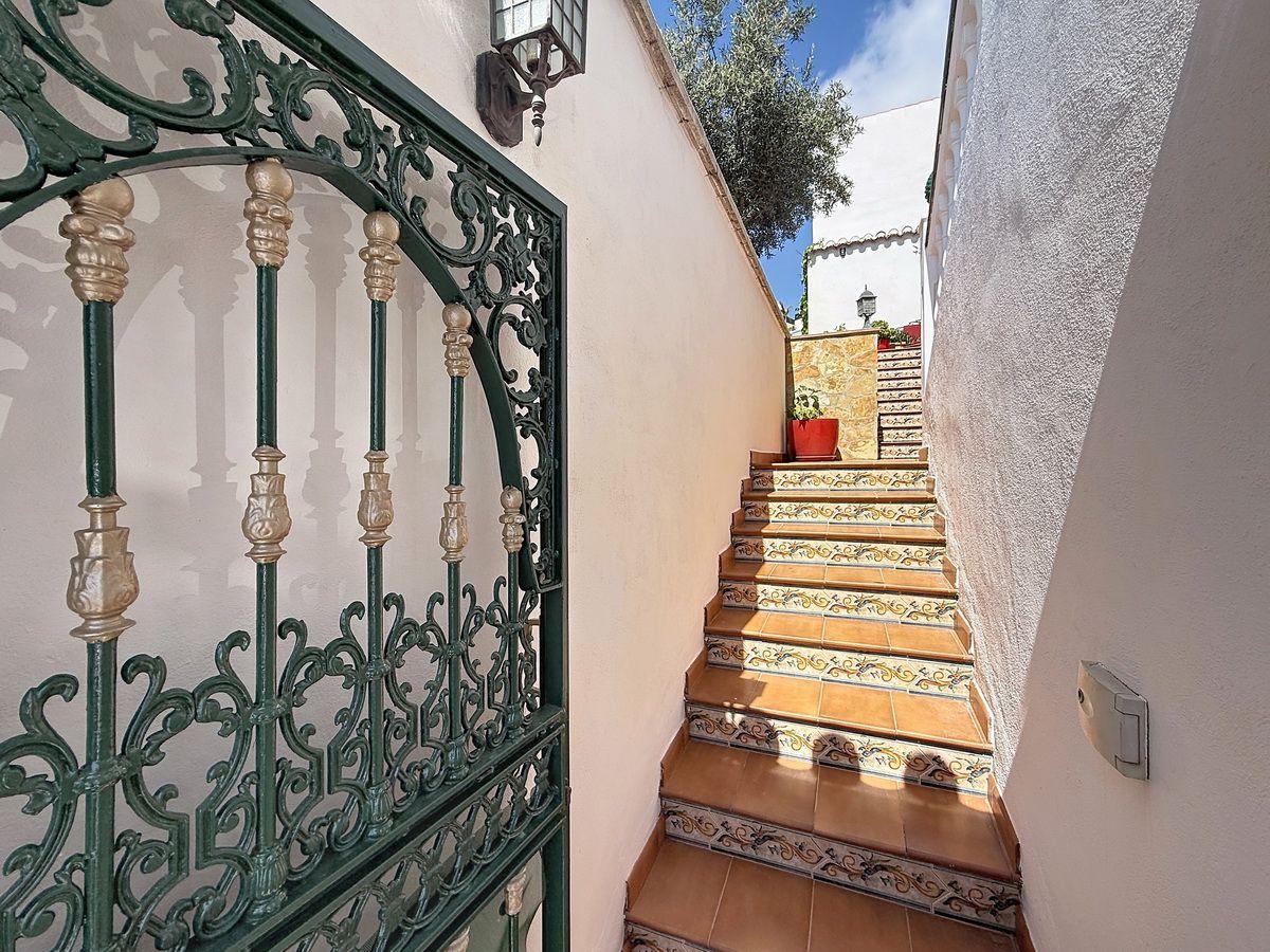 Villa for Sale in Almuñécar
