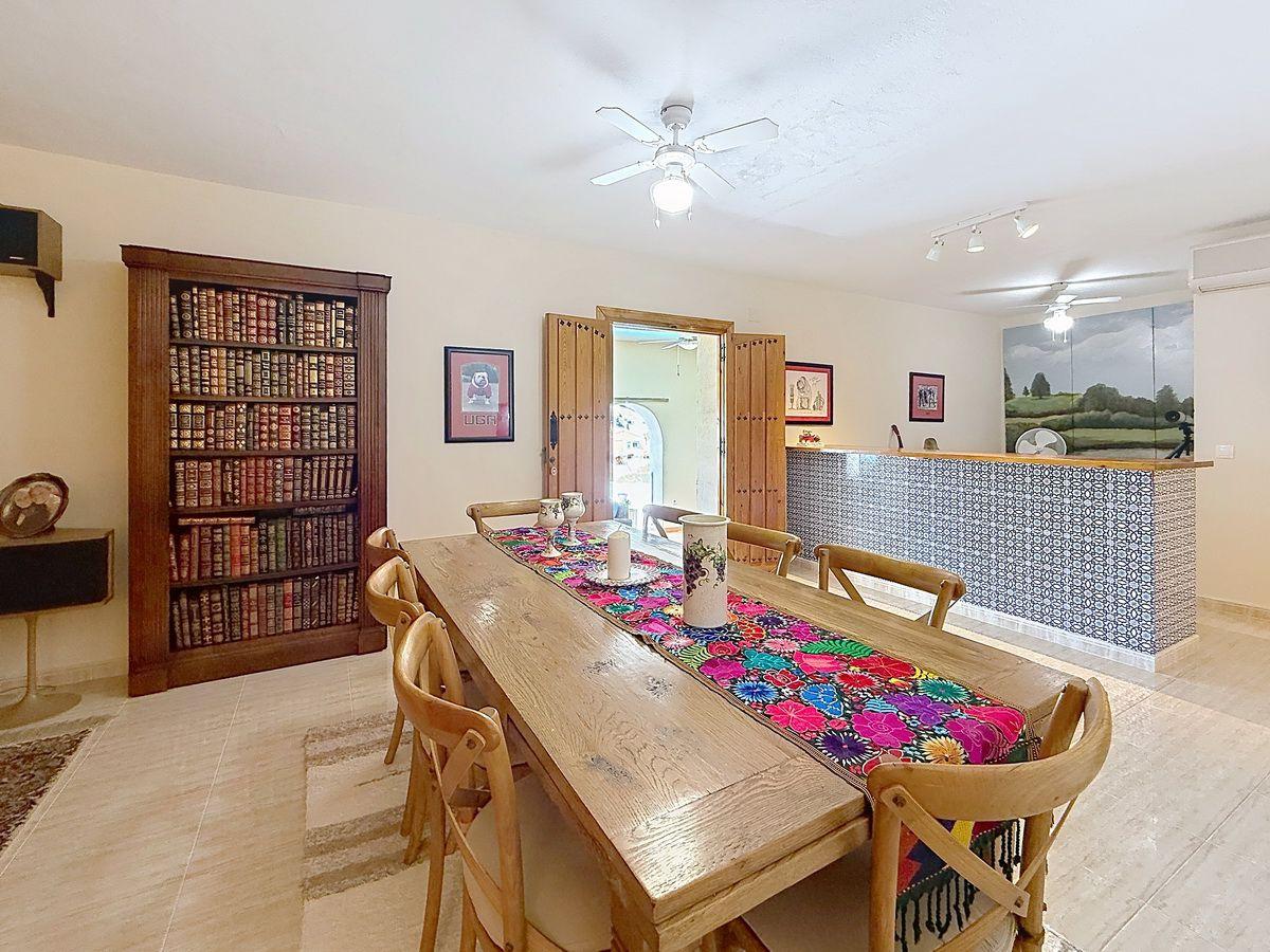Villa for Sale in Almuñécar