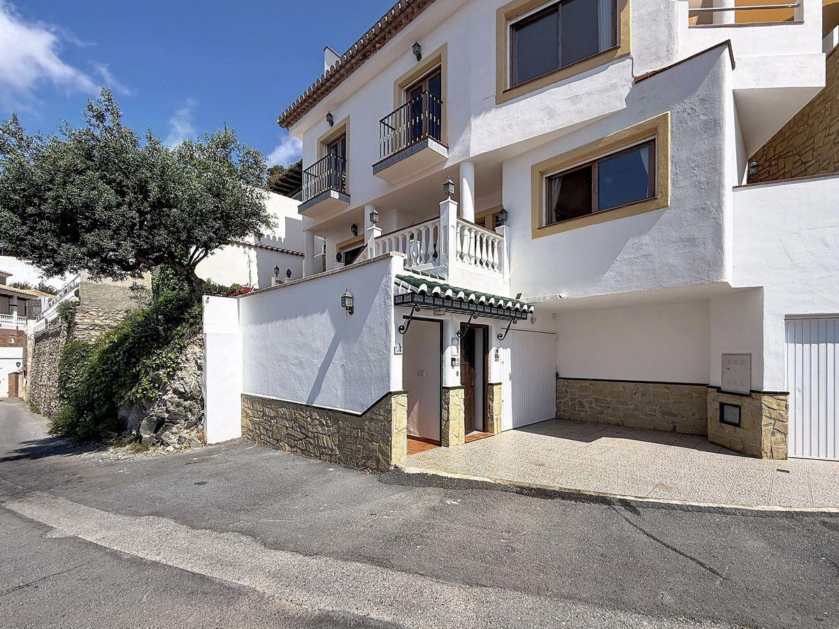 Villa for Sale in Almuñécar