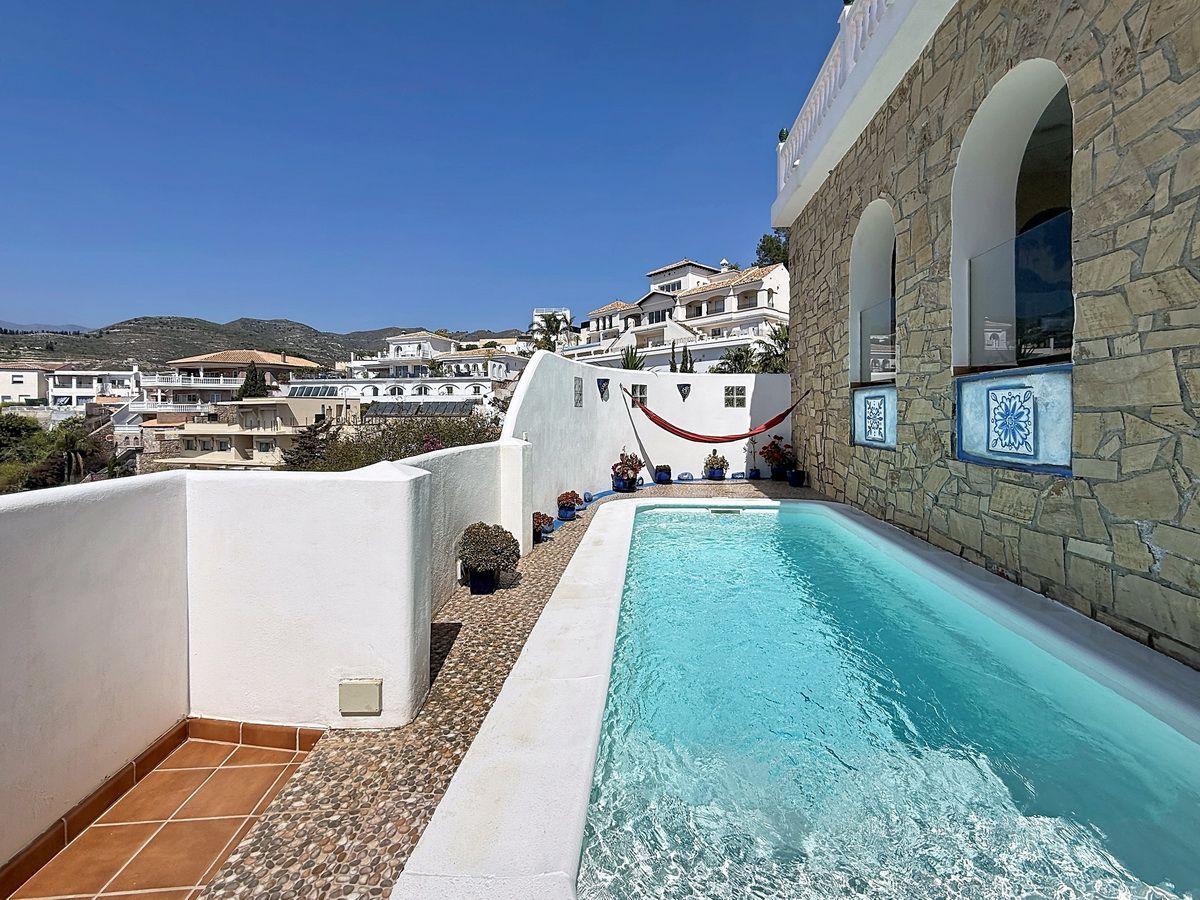 Villa for Sale in Almuñécar