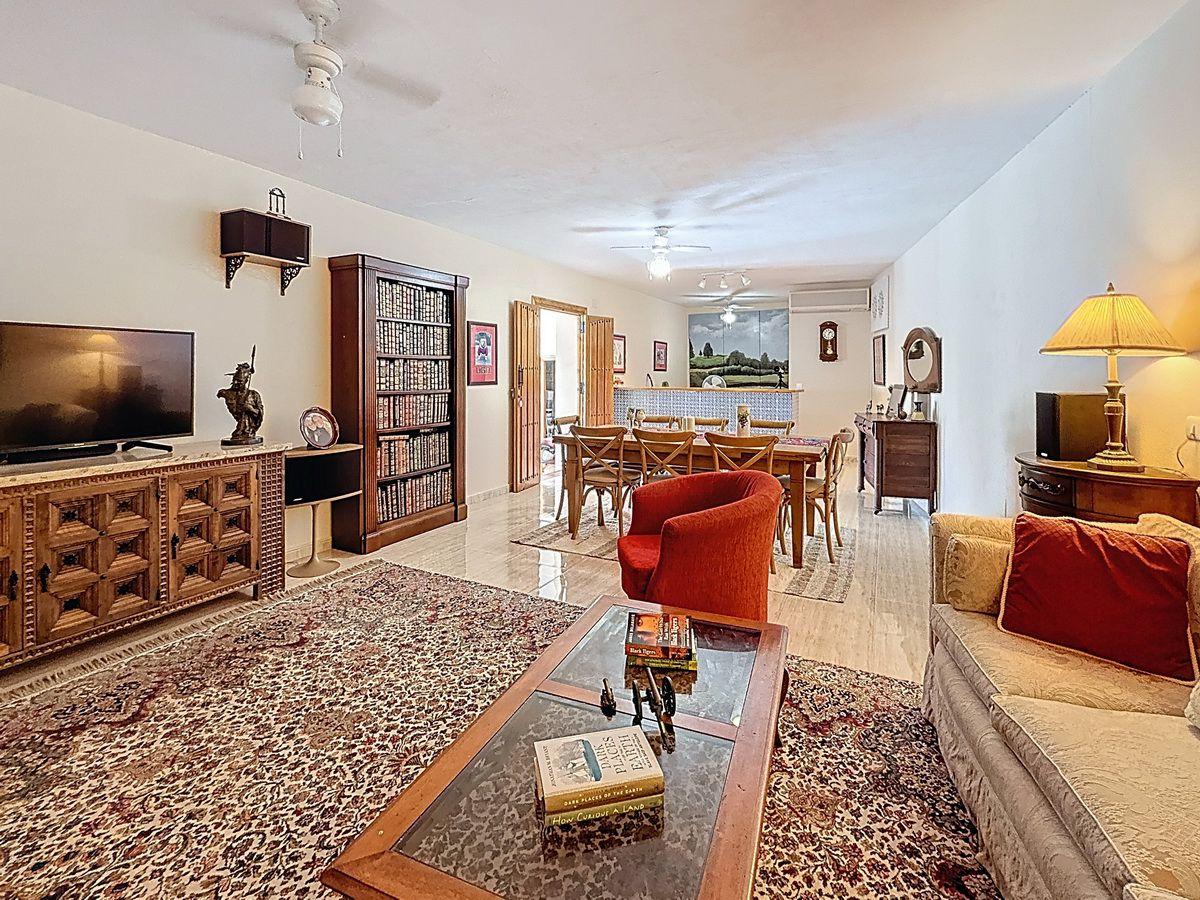 Villa for Sale in Almuñécar