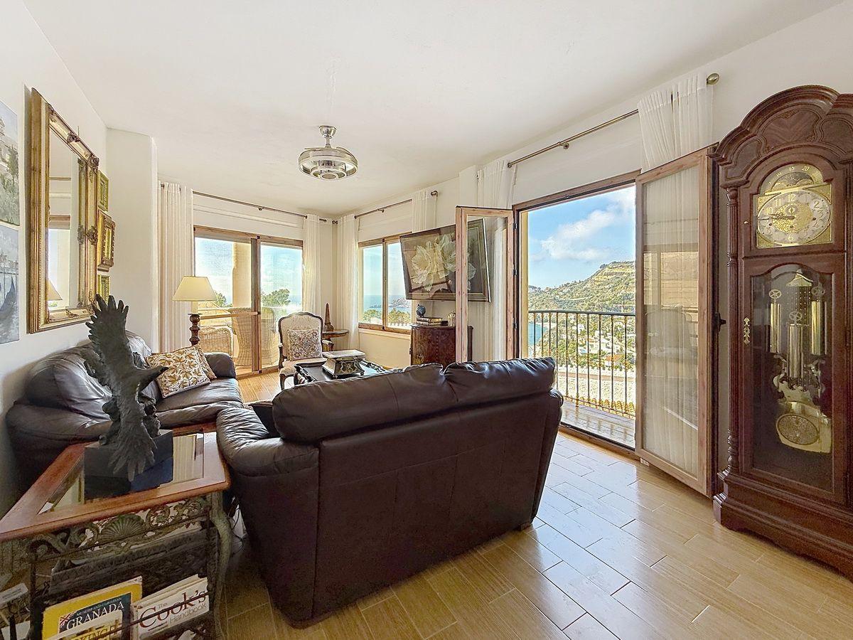 Villa for Sale in Almuñécar