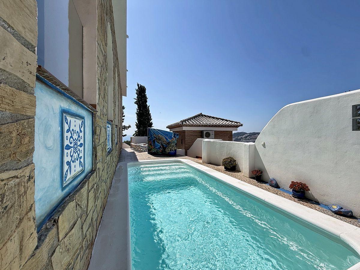 Villa for Sale in Almuñécar