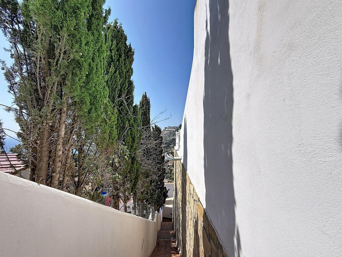 Villa for Sale in Almuñécar