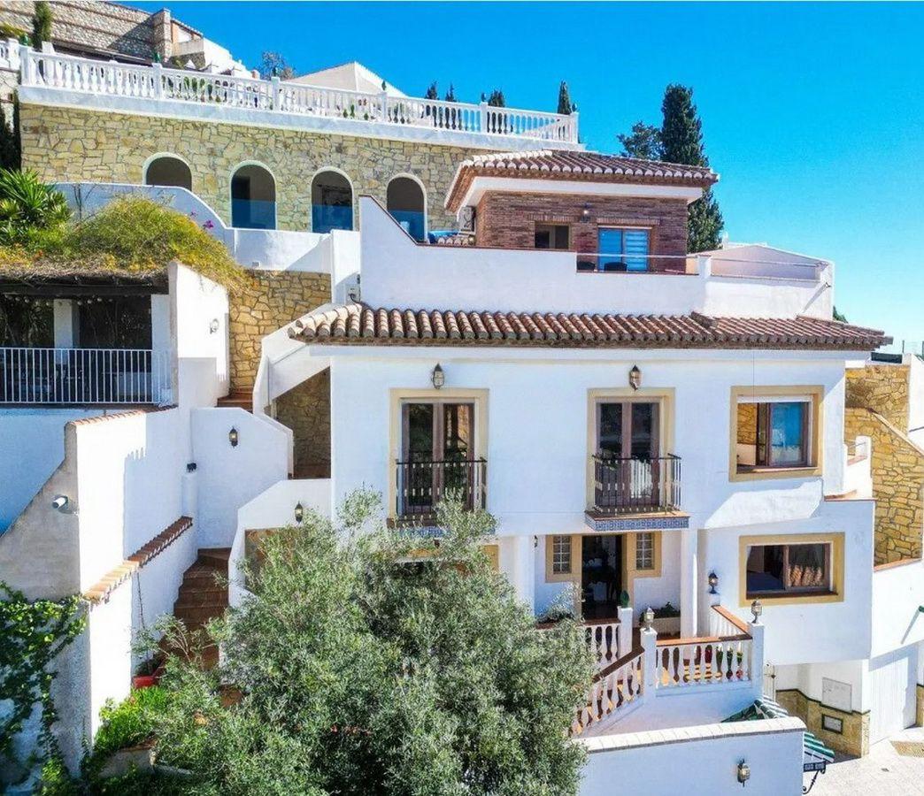 Villa for Sale in Almuñécar