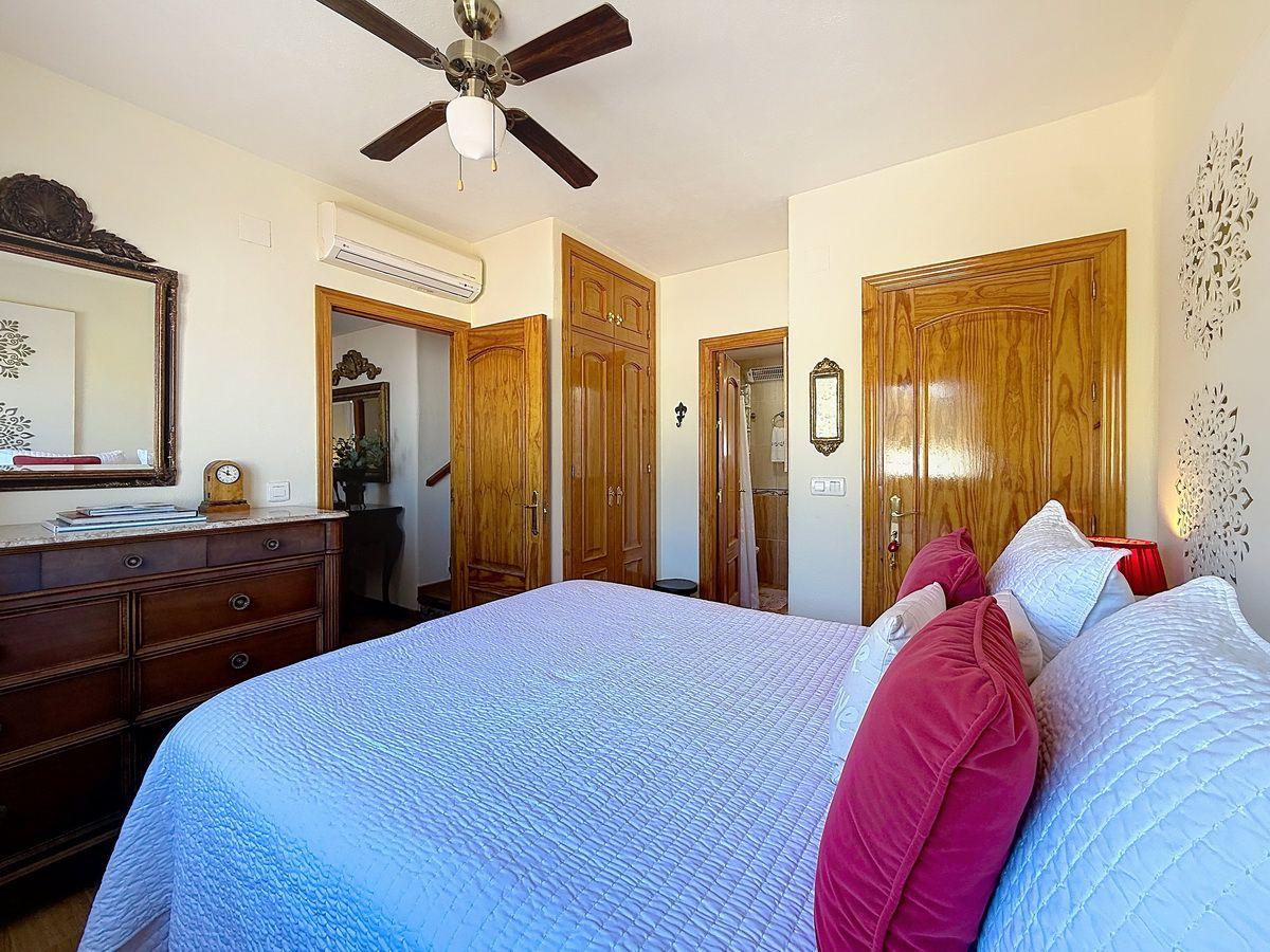 Villa for Sale in Almuñécar