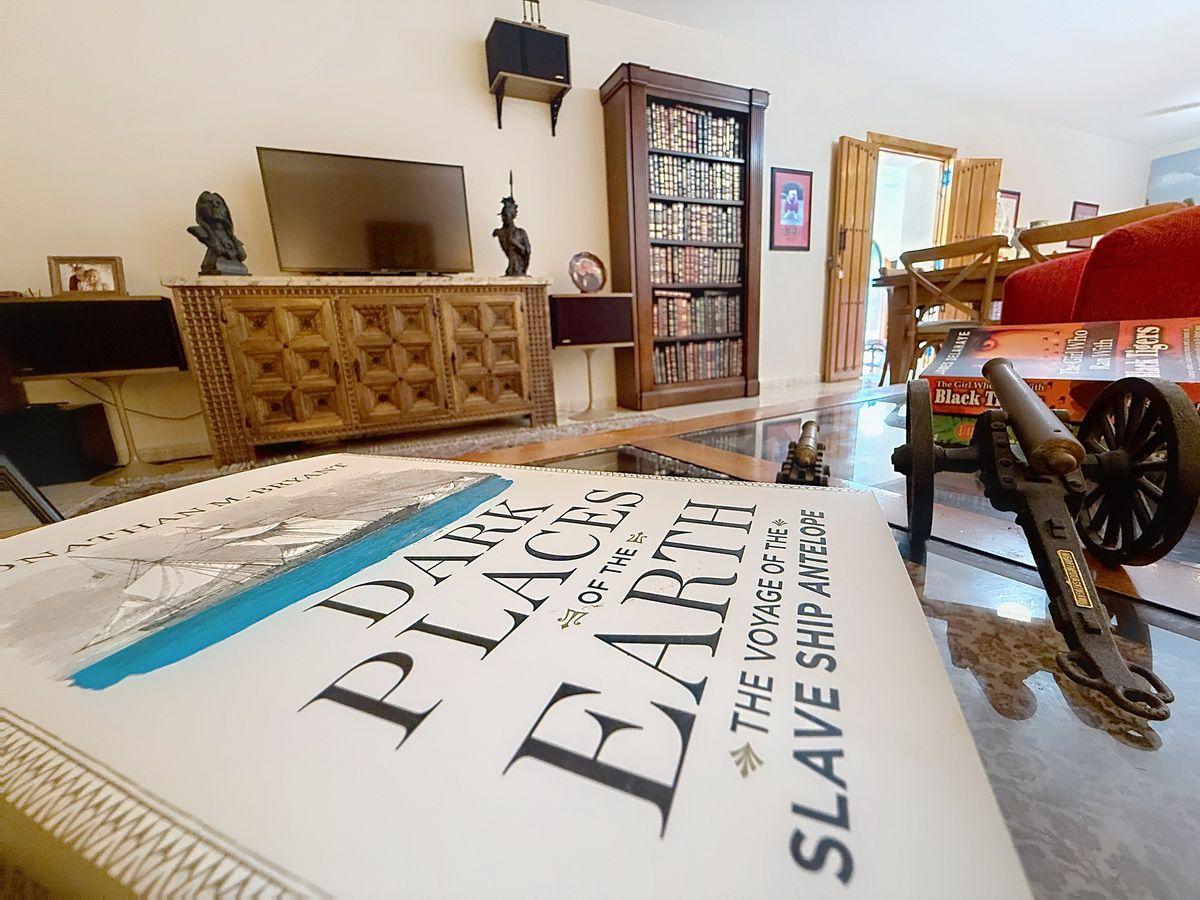 Villa for Sale in Almuñécar