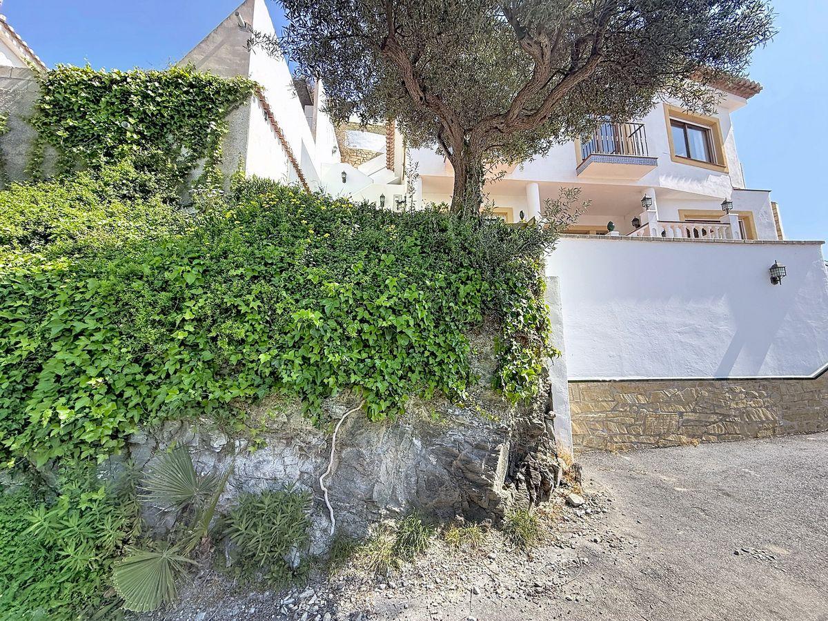 Villa for Sale in Almuñécar
