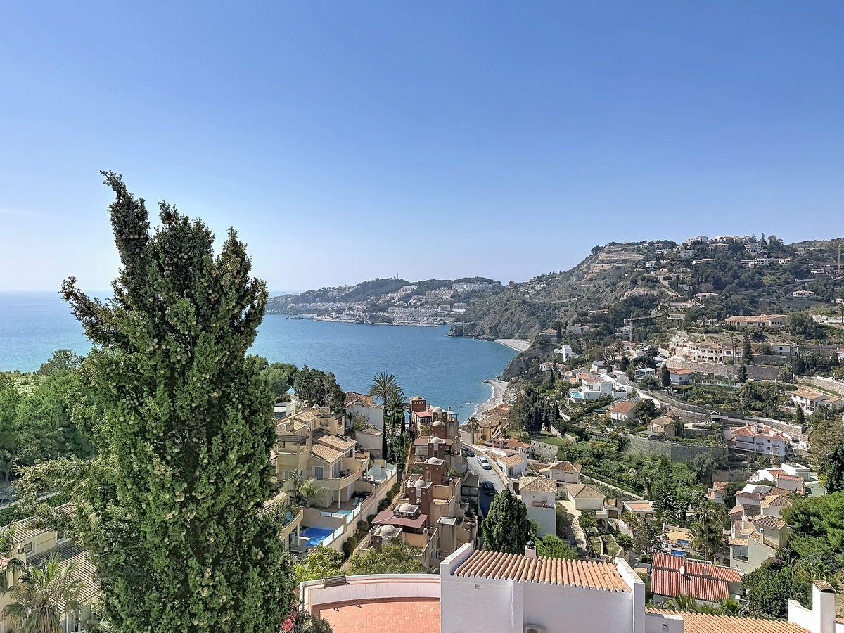 Villa for Sale in Almuñécar