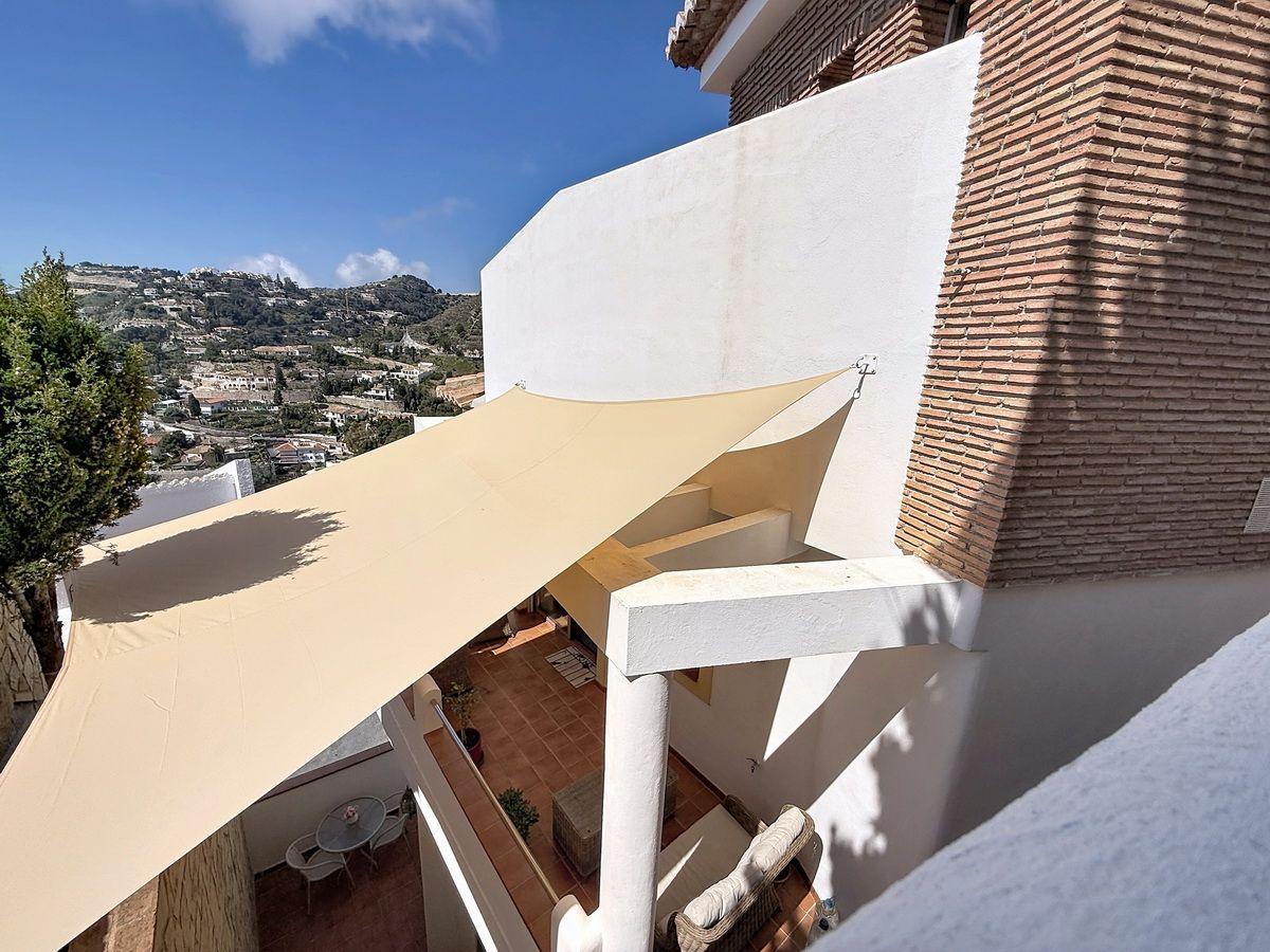 Villa for Sale in Almuñécar