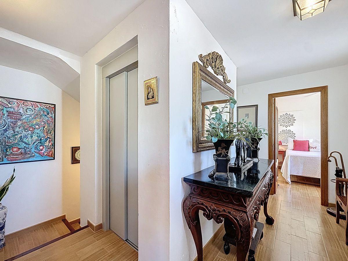 Villa for Sale in Almuñécar