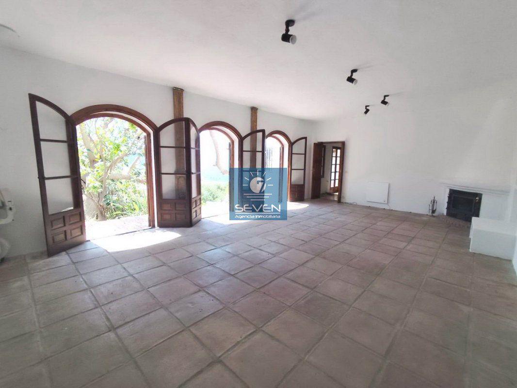 Chalet for Sale in Almuñécar