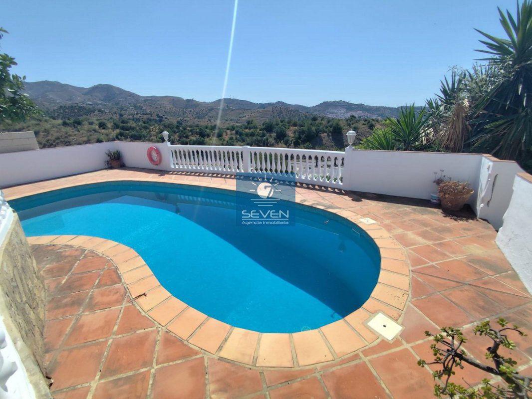Chalet for Sale in Almuñécar