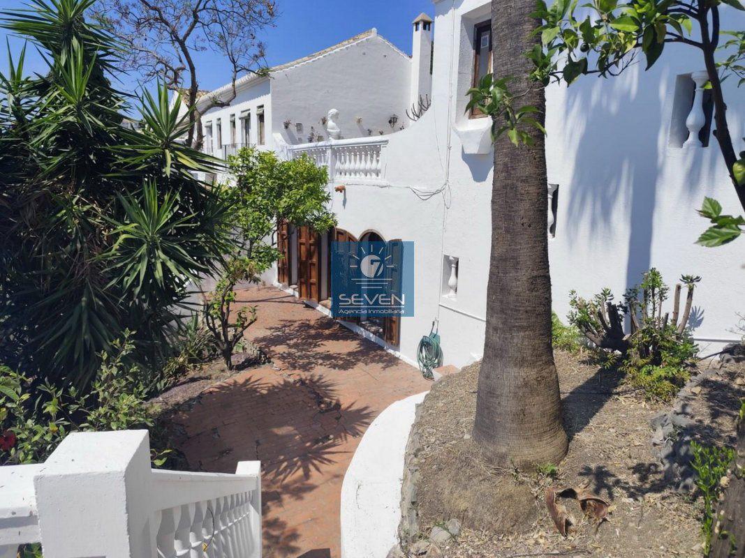 Chalet for Sale in Almuñécar