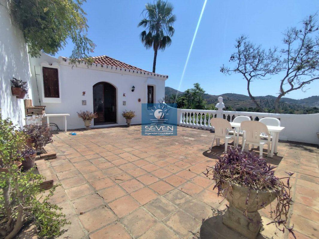 Chalet for Sale in Almuñécar